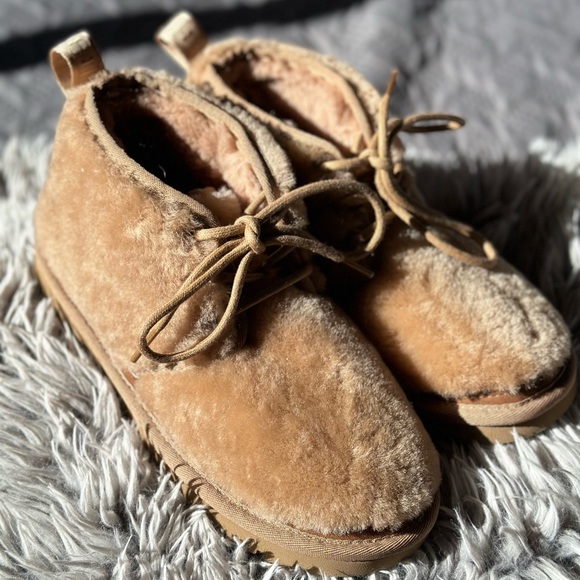 Fluffy UGG boots. Size 6. - Picture 6 of 6